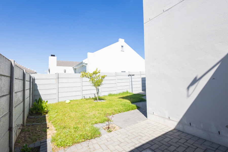To Let 2 Bedroom Property for Rent in Stonewood Security Estate Western Cape